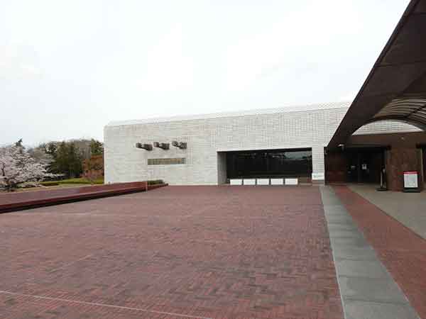 国立歴史民俗博物館前の広い多目的スペース