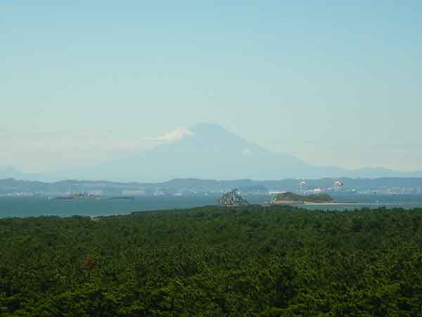 近距離のような雰囲気で撮影した富士山