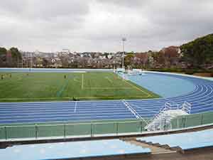 観客席と陸上競技場