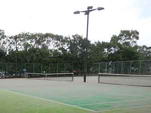 人工芝のテニスコート